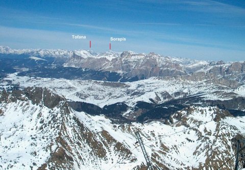 Sellától jobbra pedi Cortina irányába