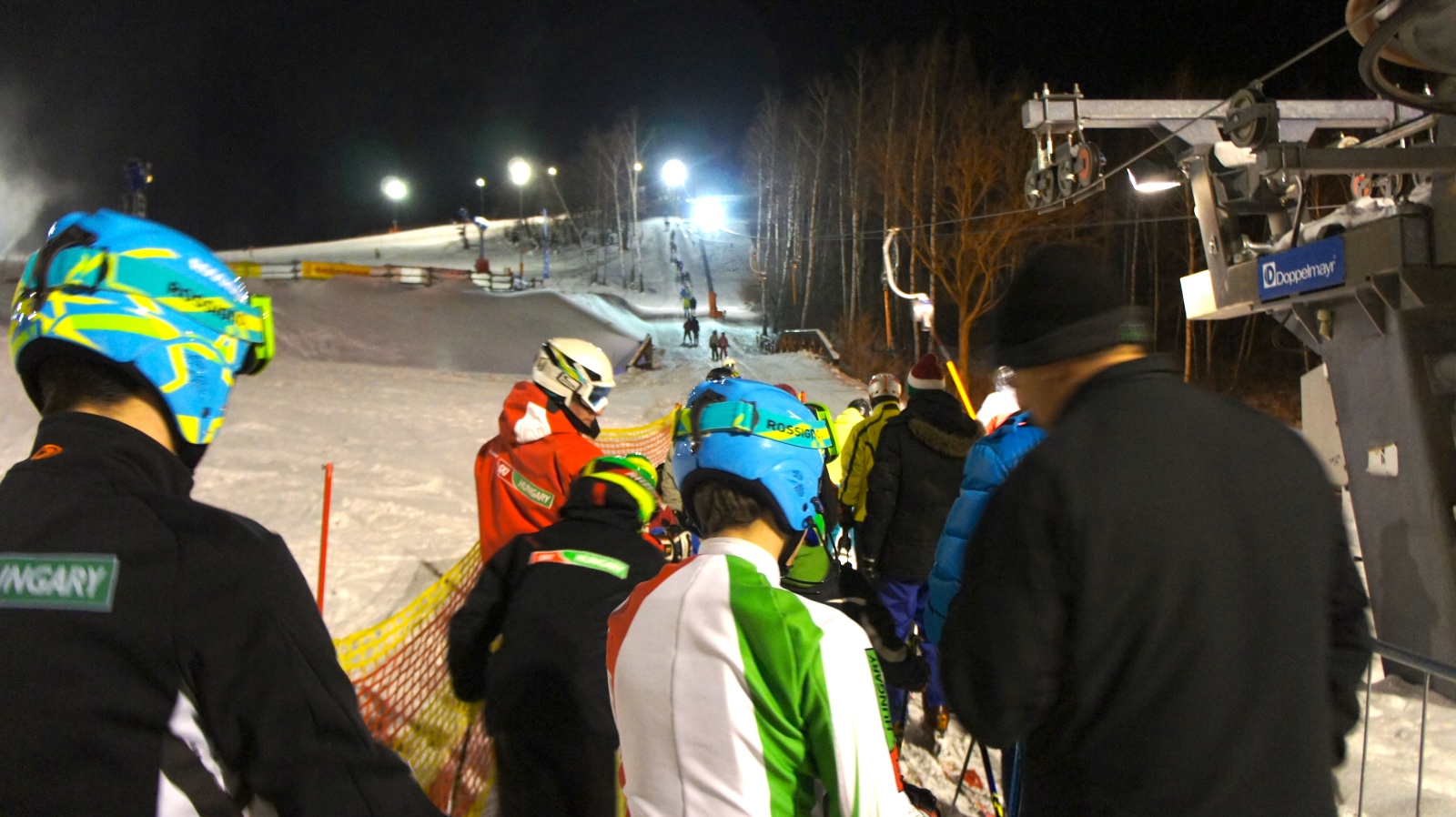 Extra Night Slalom edzés volt a Síparkban!