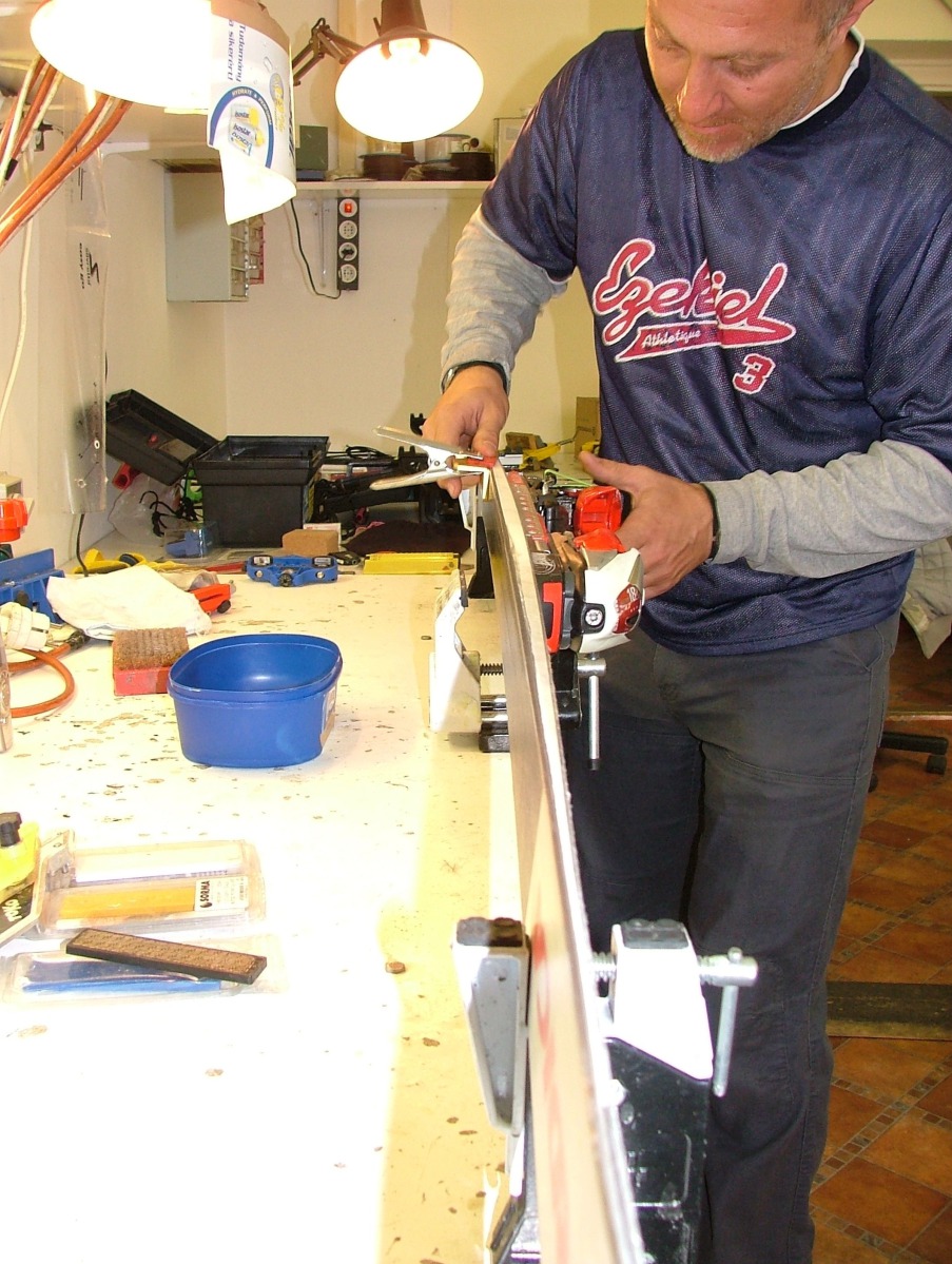 Magunk mögé nem dolgozunk