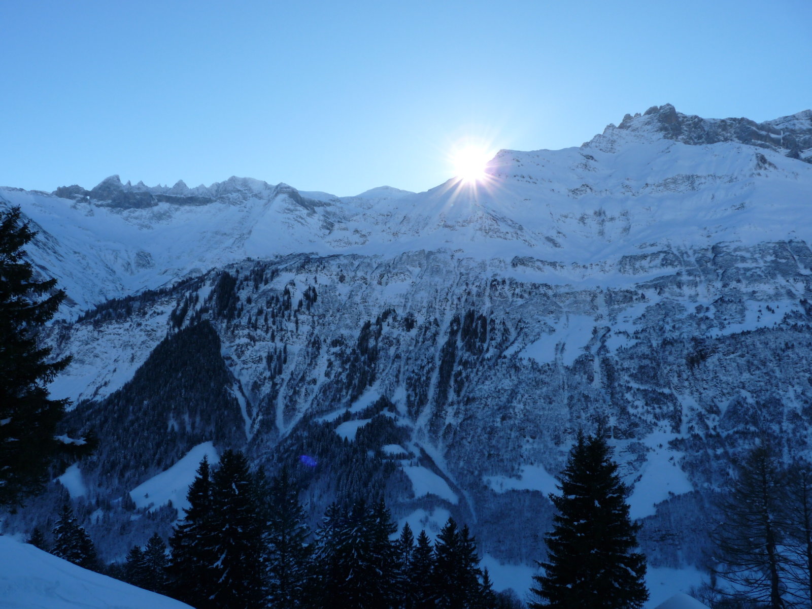 10:13-kor kb. 1300m-en besüt a nap