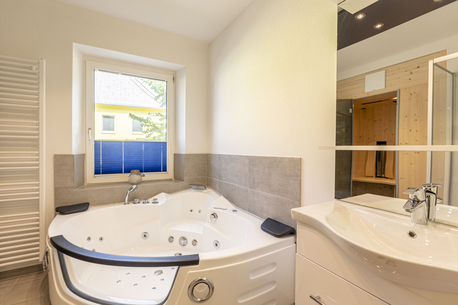 4-6 fős apartman infraszaunával ÉS pezsgőfürdővel