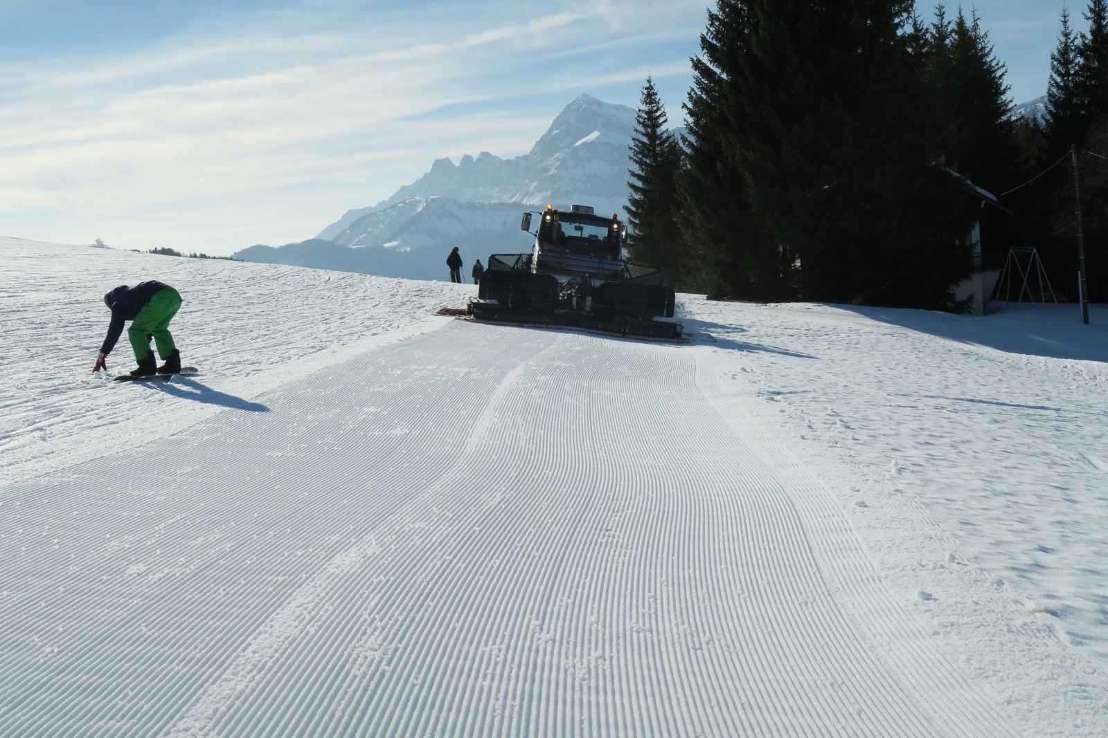Ennél frissebben kezelt pálya nincs :)