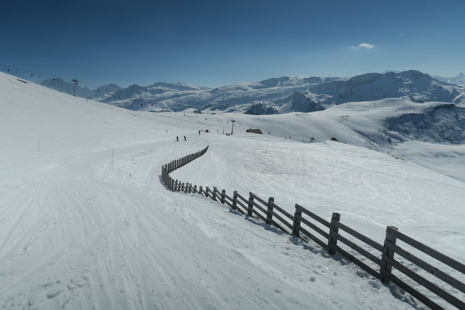 A Lac felvonó tetejéről a Douce felé.