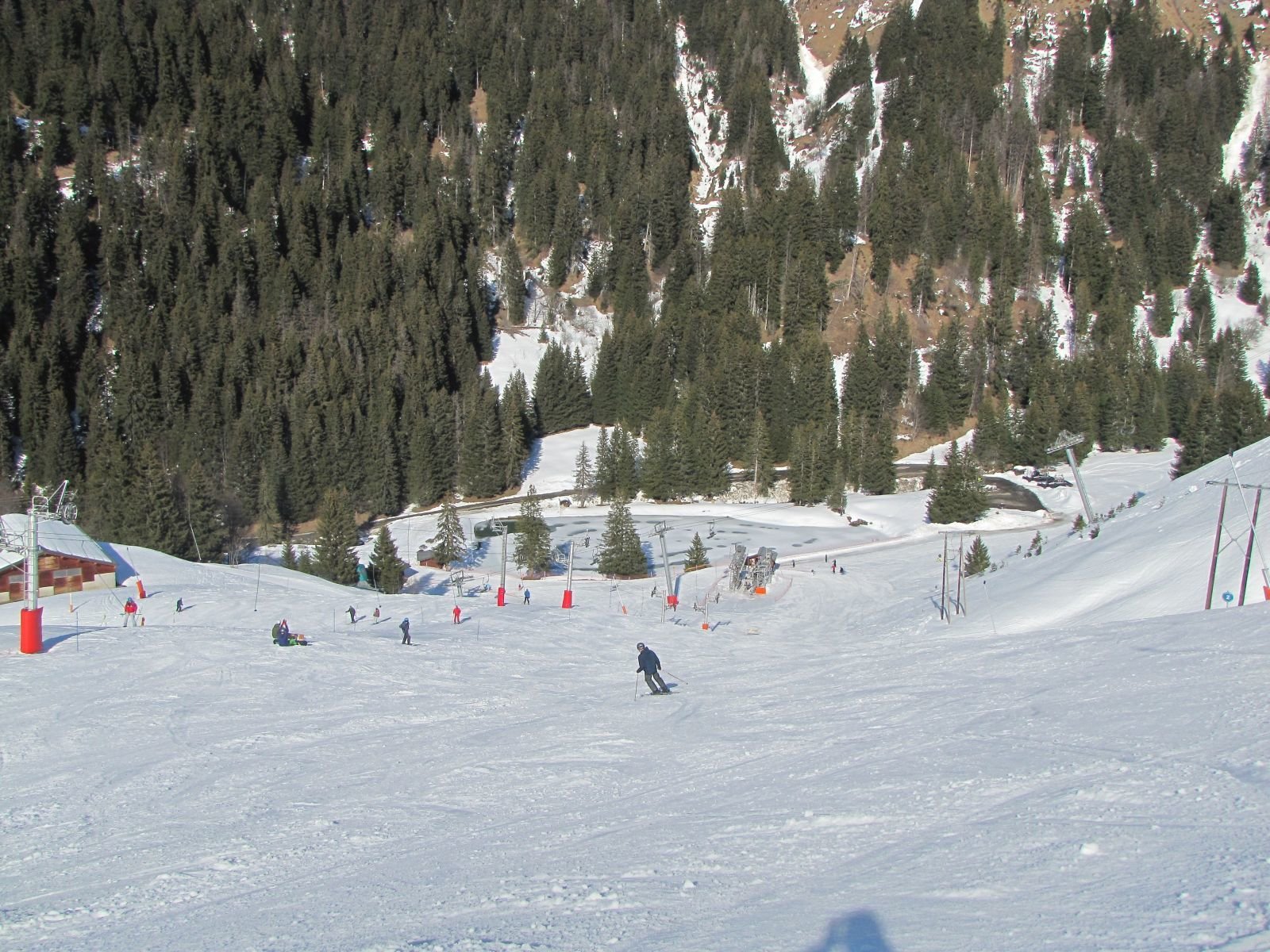 Kis tavacska a Lac és Plan Dessert felvonók aljánál