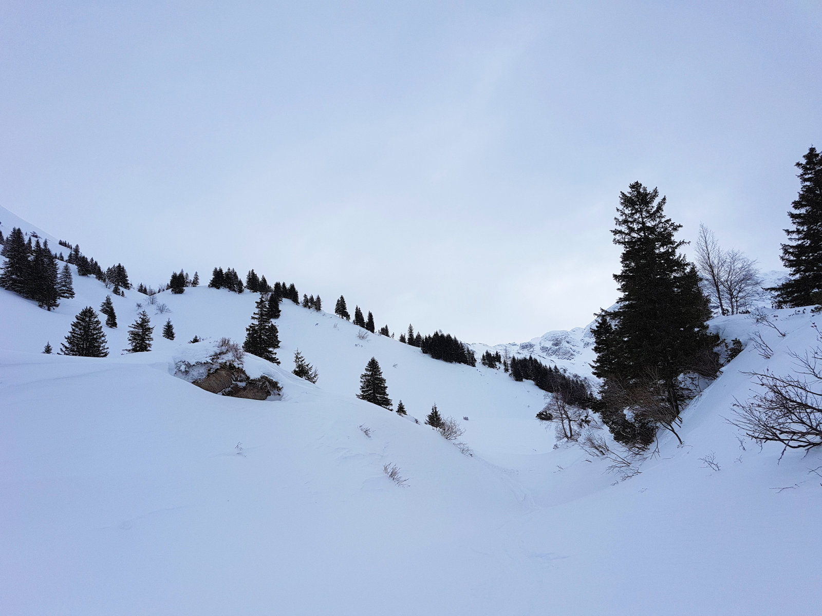 Sportgastein, déli oldal balra tartva, a standard kijárat