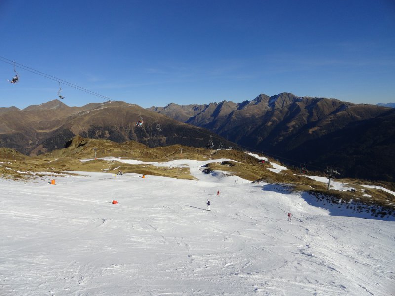 Sillian - hó csak a pályákon - fotó: af - Kattints a képre a nagyításhoz