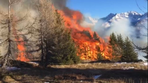 december végi erdőtűz Tirolban - fotó: zeitungsfoto