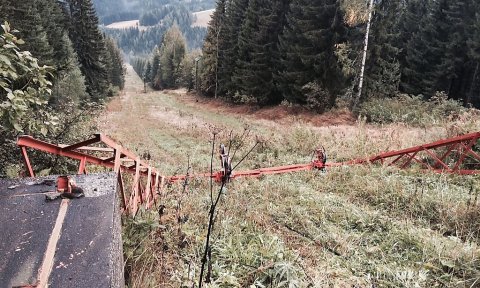 A kidöntött lift Hebalmon  - Fotó: Kleine Zeitung