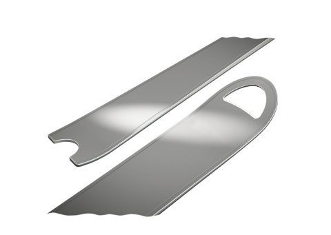 HOLE SKI TECHNOLOGY: Csökkentett súly a sí csőrénél és faránál ezáltal minimalizálja a rezgéseket. A léc csőrénél beáramló levegő leszorítja a sít, ez jobb fordulási tulajdonságot és irányítást eredményez.