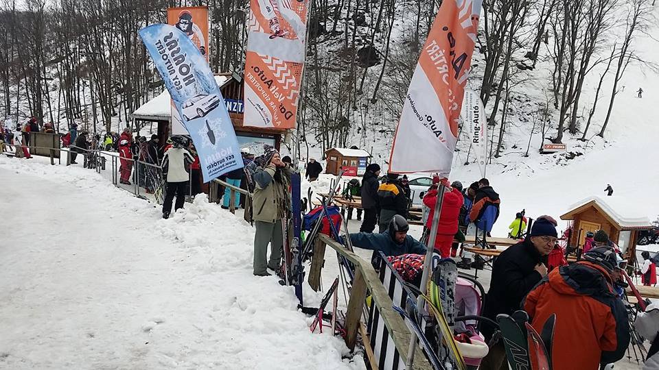 A kassza sor kb. 15-20 perc szerda de. 10 órakor. 