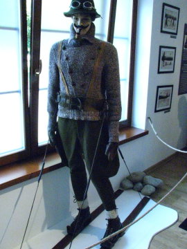 Az egyik legérdekesebb látnivaló a símúzeumban, Tátralomicon. Esni milyen lehetett vele?