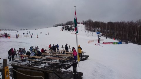 Kilátás a Hóhatár Hüttéből