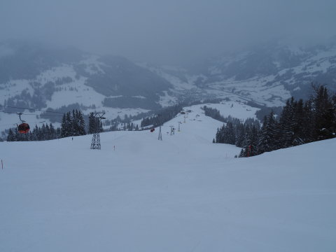 síelő sehol, hó a völgyig volt