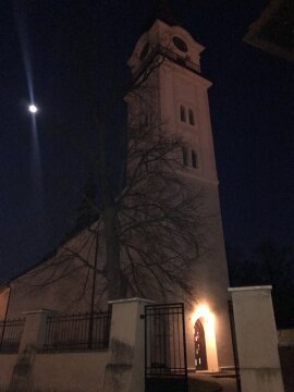 Felka Keresztelő Szent János plébániatemplom mise előtt