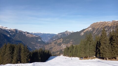Kb. 1800 méteren vagyunk, a sípálya mellett semmi hó