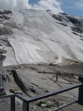 Foliazott-gleccser-a-palya-vegevel-2007.06.24..JPG