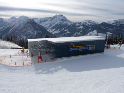 Középállomás aló része