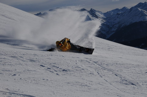 Nadrág szakad, bakancs törik...