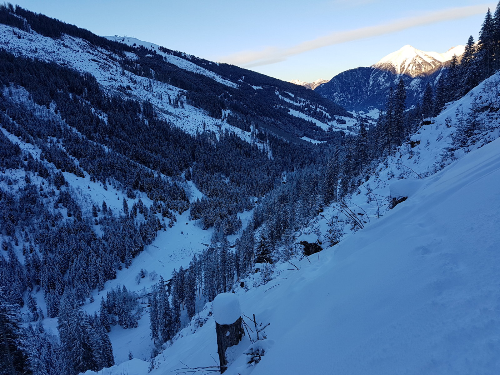 A snowpark bal oldalán