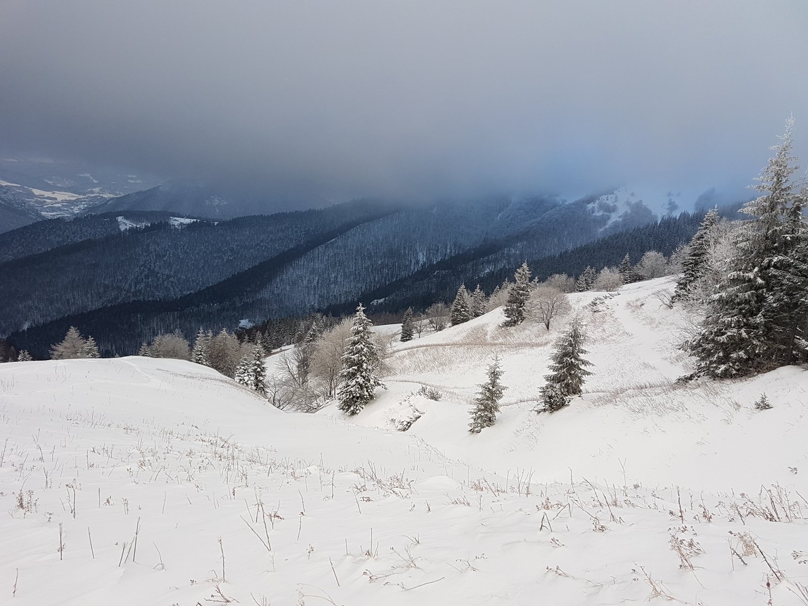 Itt a szintet megtartva lehetne még menni ki jobbra. De nem most.