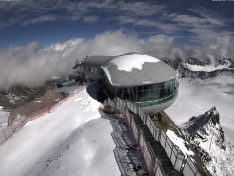 Pitztalon is esett friss hó - fotó: webkamera