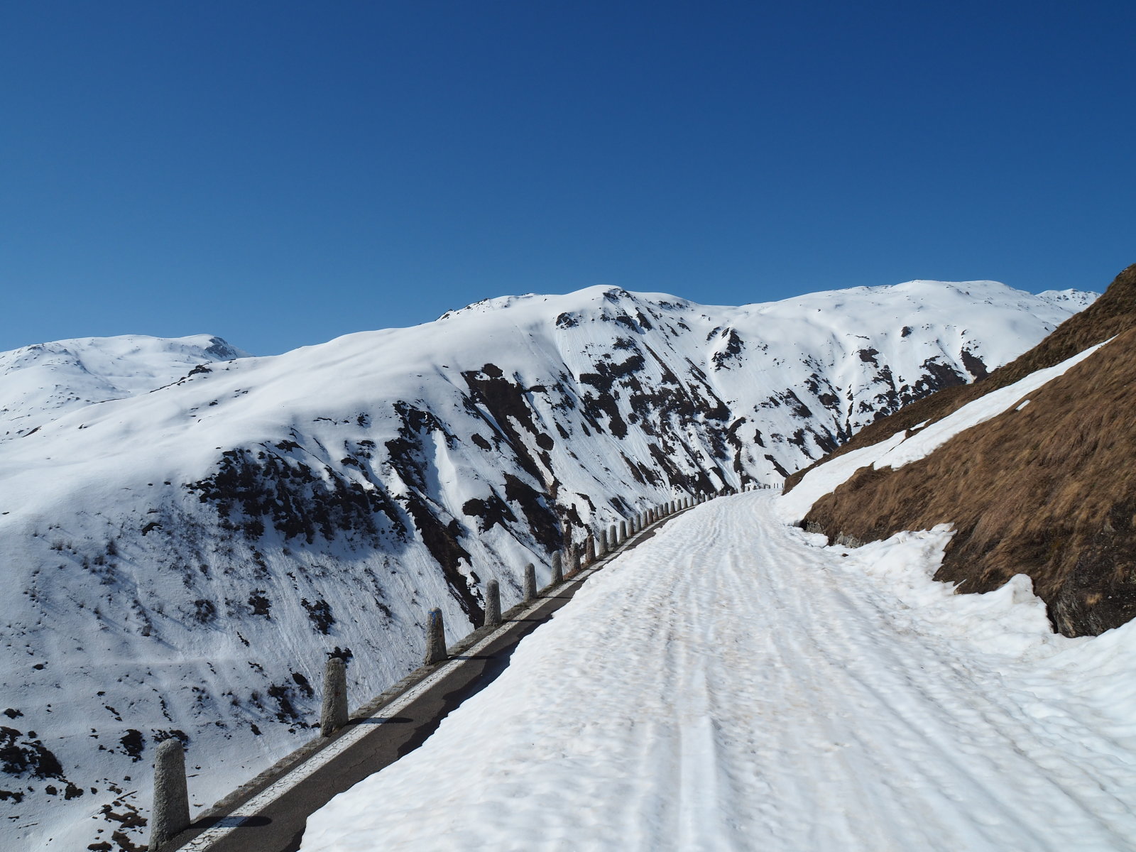 a Furka út északi oldala