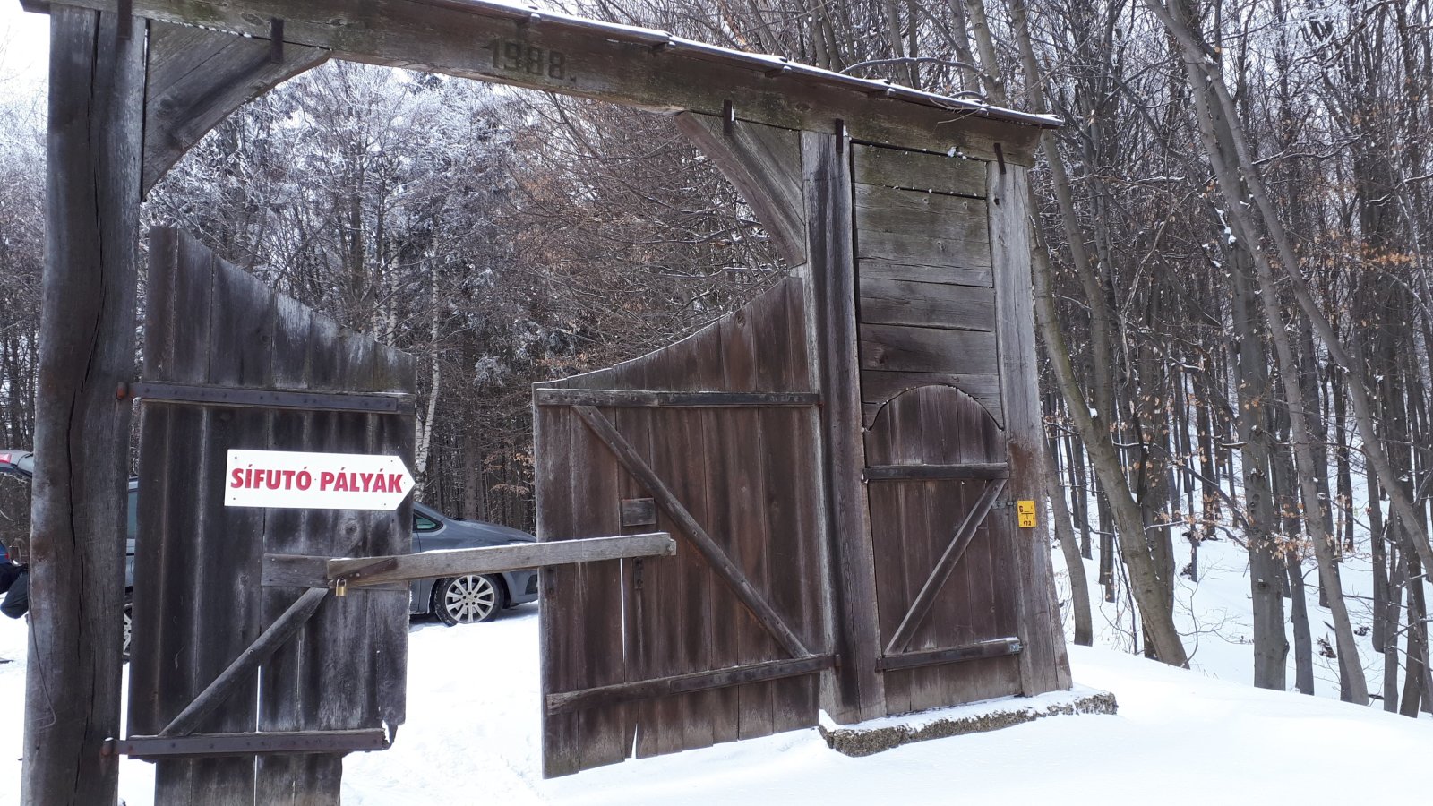 Székelykapu a Vasas utca végén