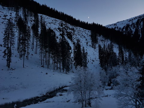 Ez volt az első esti leérkezés, de nem az utolsó