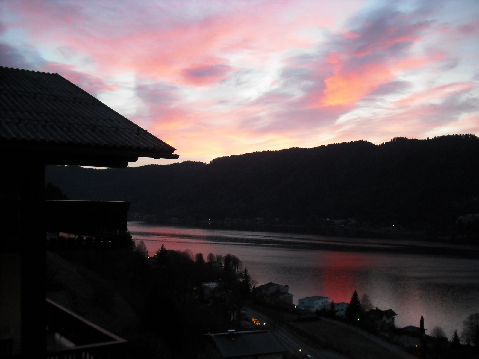 Napfelkelte Ossiacher See-nél