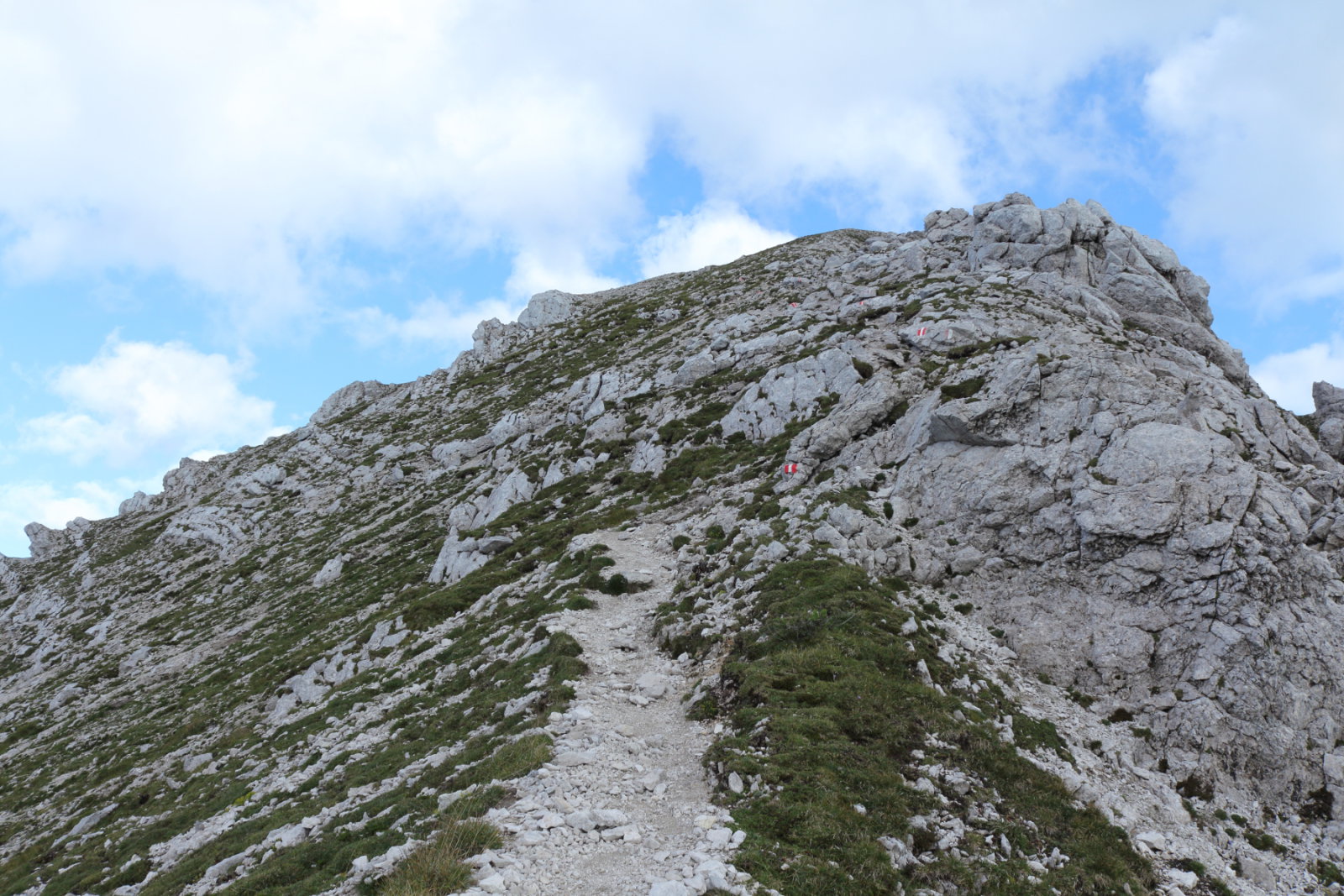 Még egyszer fel, majd 1300 m lefelé