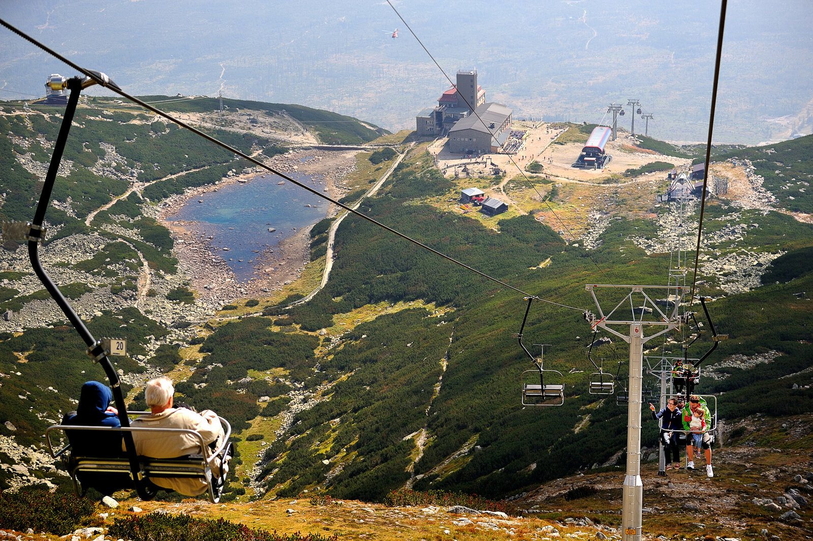 Kilátás a Lomnici-nyerergből a Kőpataki-tóra (Kép: Marek Hajkovsky)