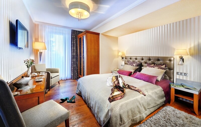 2-4 fős modern szoba