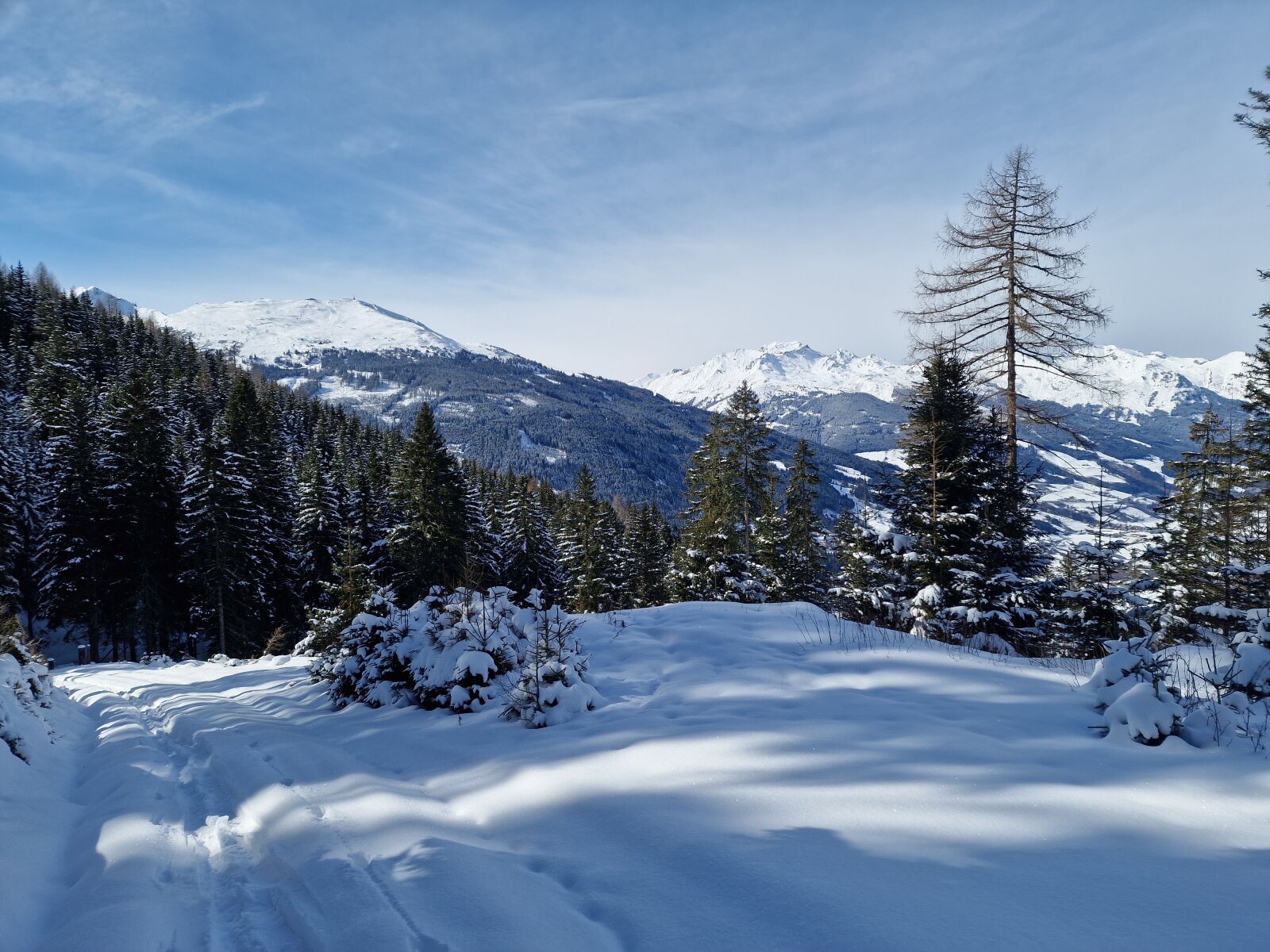Szemben a Stubnerkogel és távolabb a Schlossalm.