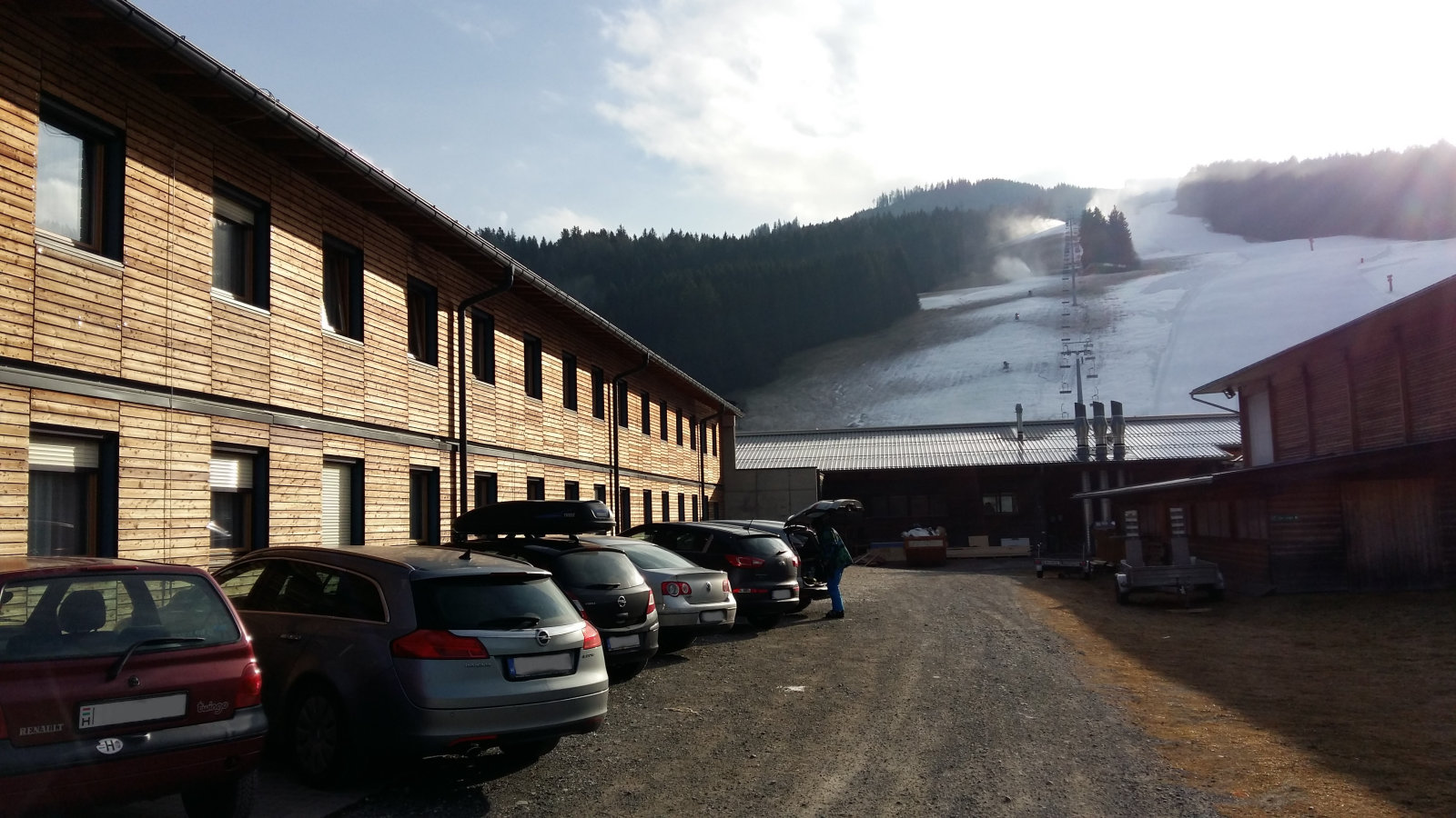 Hotel Grebenzenblick - 3 csillagos hotel közvetlenül a pályák aljában nagyon kényelmes, szépen felújított szobákkal.