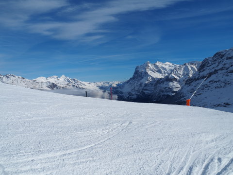 ilyen volt a pálya 10 cm-es hóval