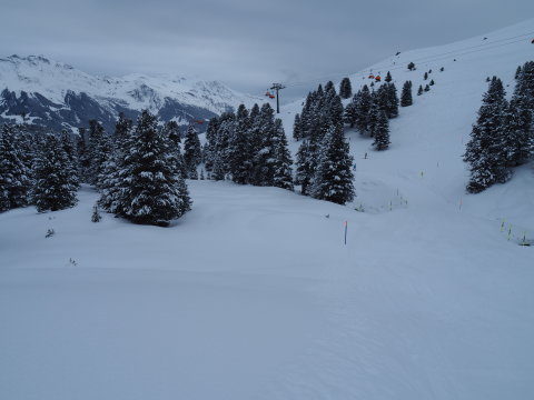 egy hete a gyerekeim itt játszodtak a mély hóban, most a nyomok nem látszanak