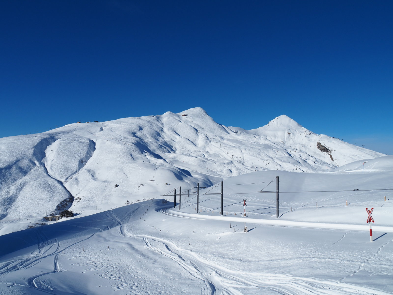 14 óra után itt hamarosan árnyék lesz a magas hegyek miatt