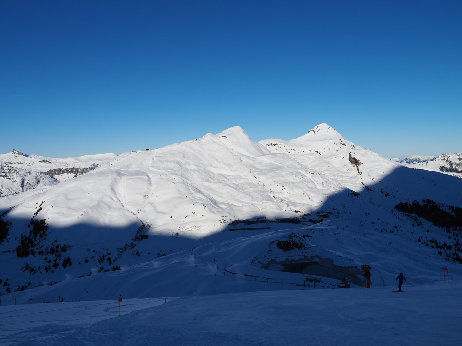 itt még a nap nem sütött be a völgybe