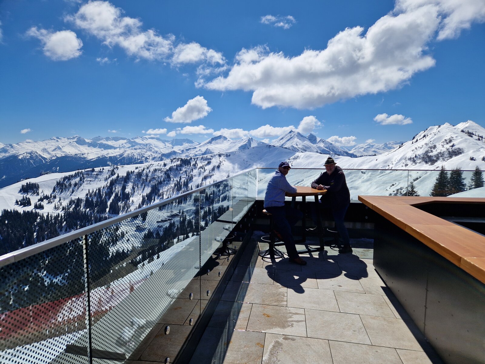 A Wolke 7 panorámaétterem tetőterasza | Fotó: sielok.hu