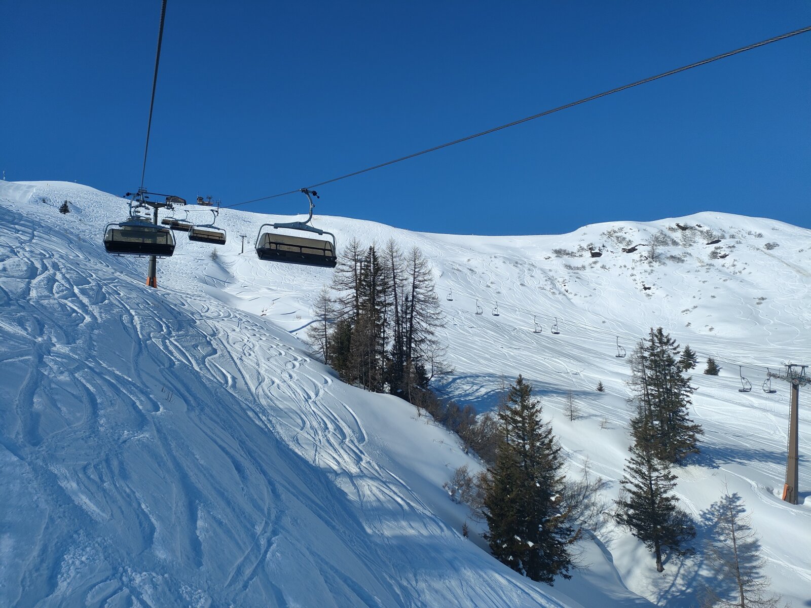 Az április 1-i havazás után maradt freeride nyomok 