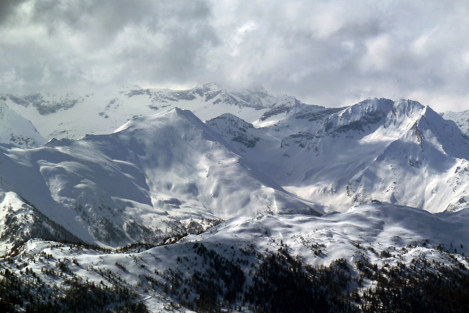 Pazar fényjáték a Grosseck-ről (2066 m).