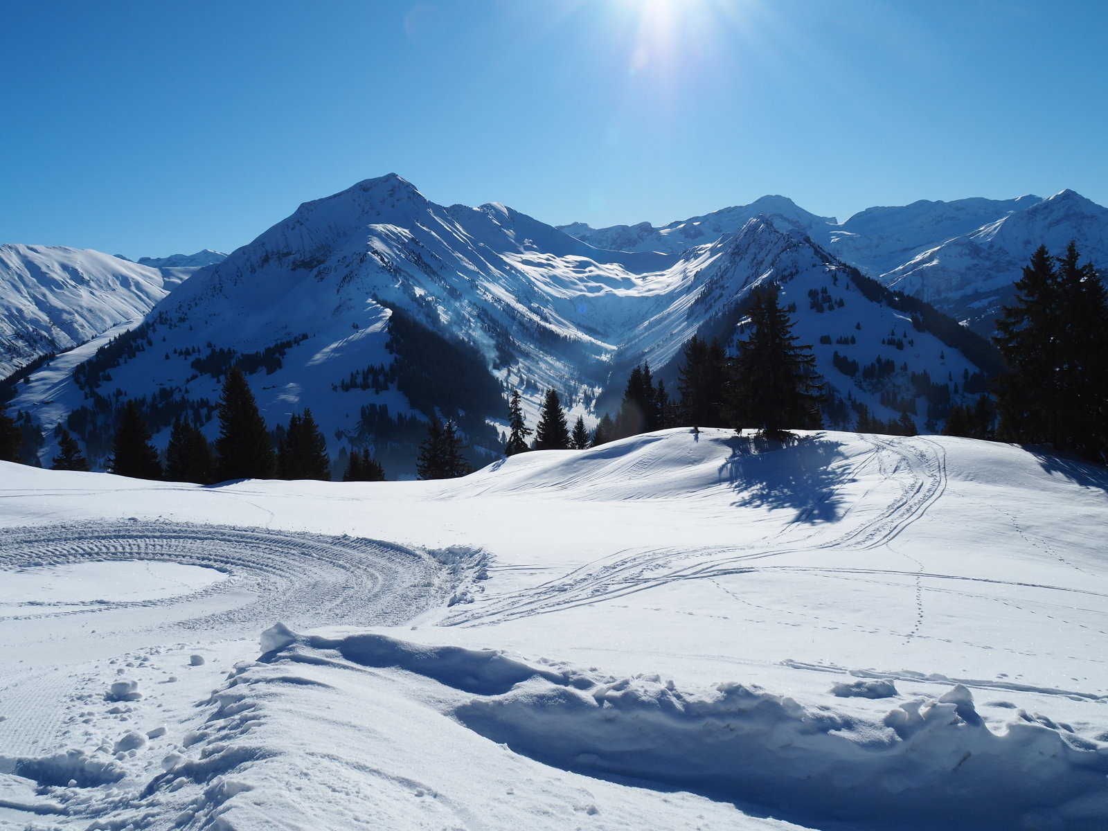 a völgyben még hidegebb van ott párás a levegő