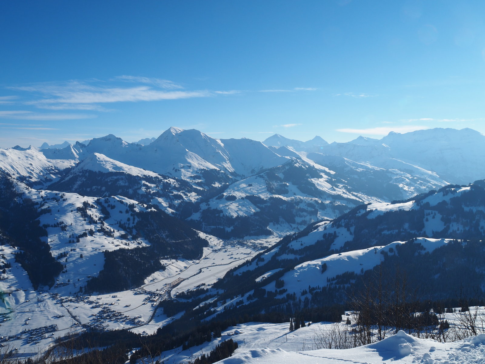 a völgyben is van hó