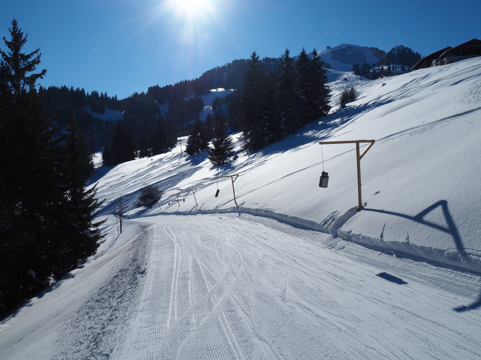 gyerekeknek játszó pálya