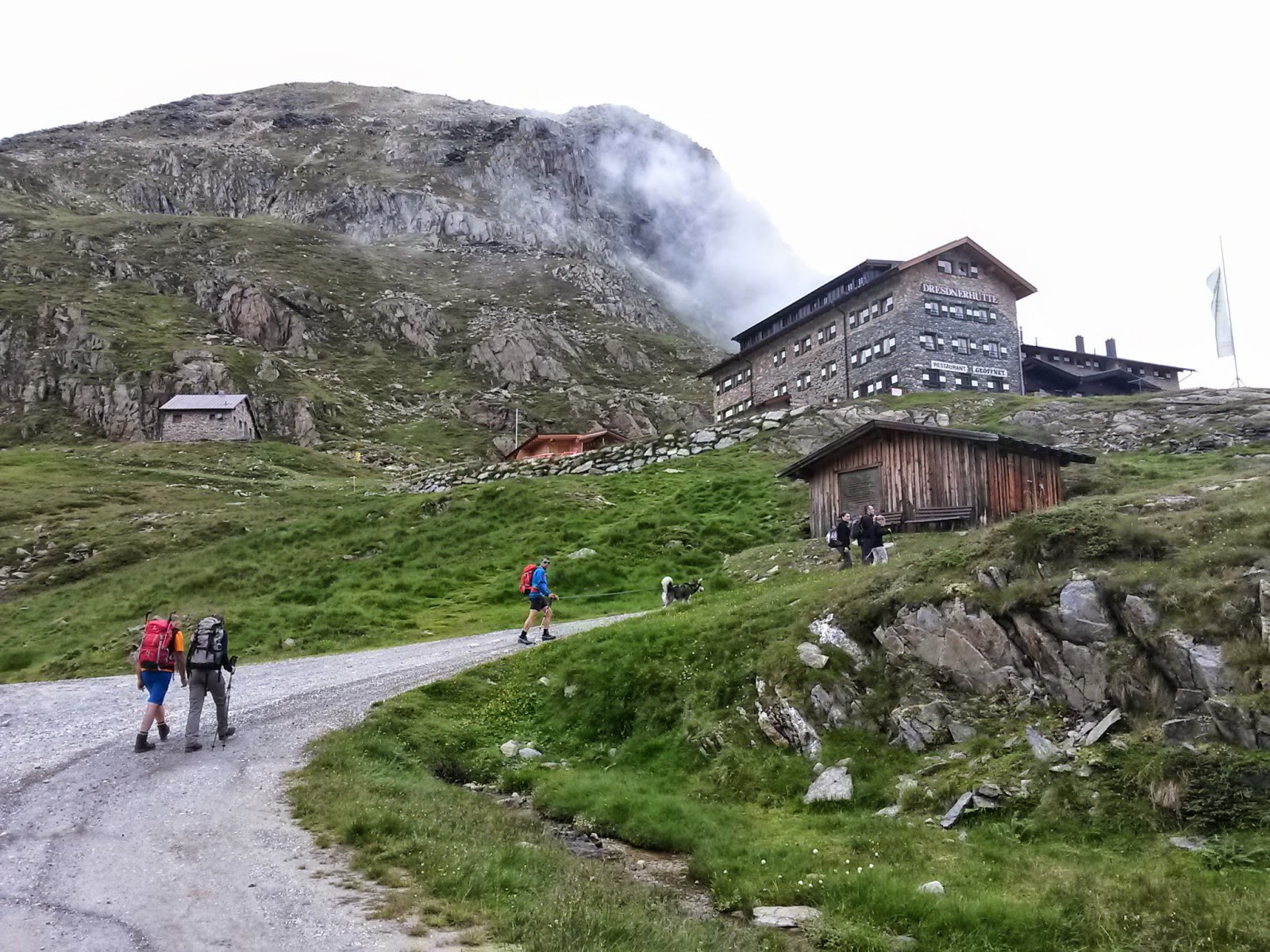 A Dresdner Hütte a Stubai gleccser alatt