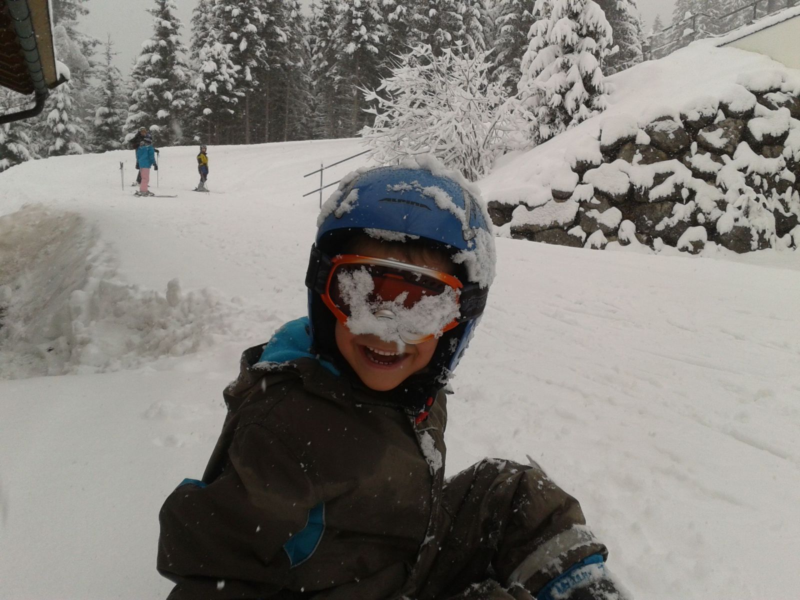 Húsvéti síoktatás Zell am See-n friss porhóval, mindenkit mosolyra derít :)