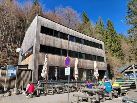 Tragonska új turistaház - kinek mi az ízlése