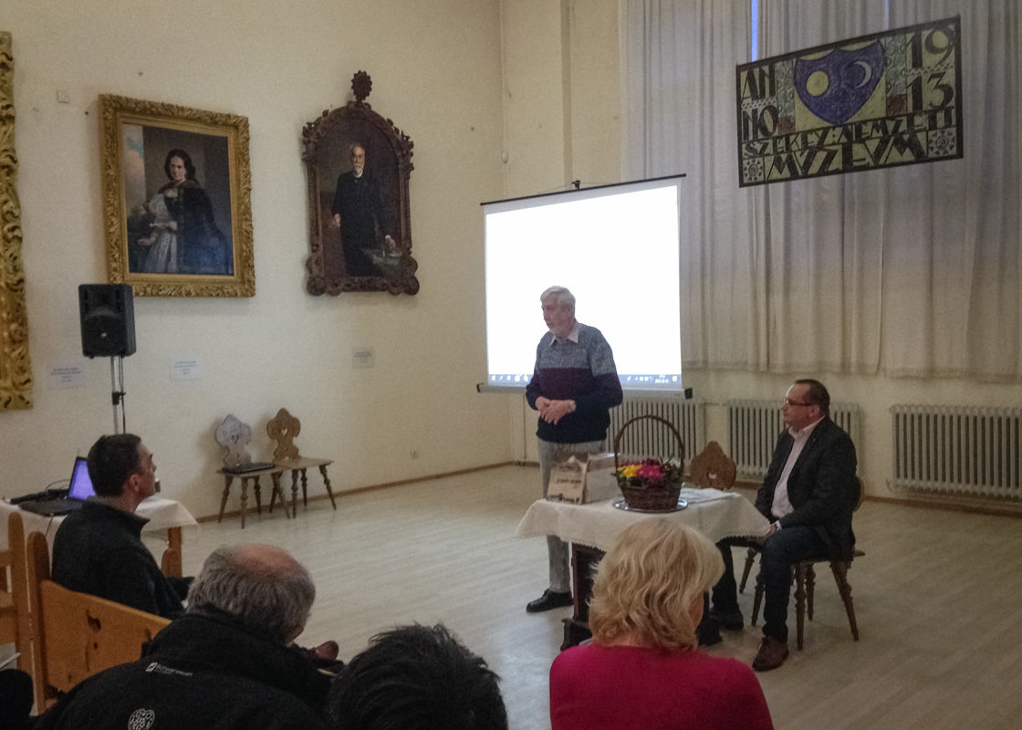 „Lehet-e sízni a Kárpátok alatt” Jeszenszky Géza könyvbemutatója Erdélyben