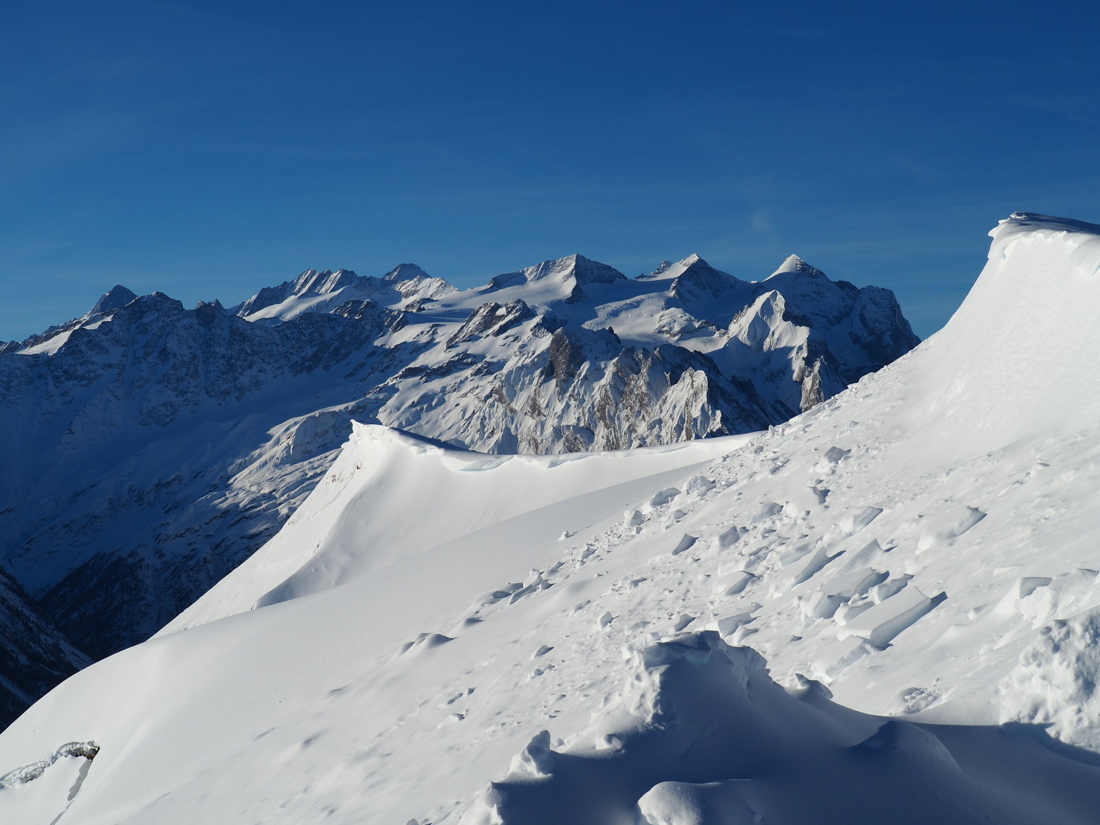 egy karnyújtásnyira szemben a 4 ezres hegyek