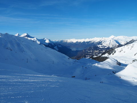 a völgyben a Brienzersee látszik